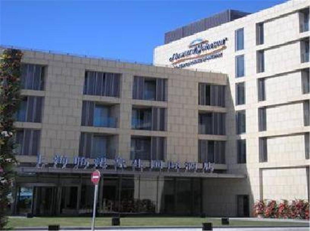 Howard Johnson Plaza Lingang Shanghai Nanhui Exterior photo