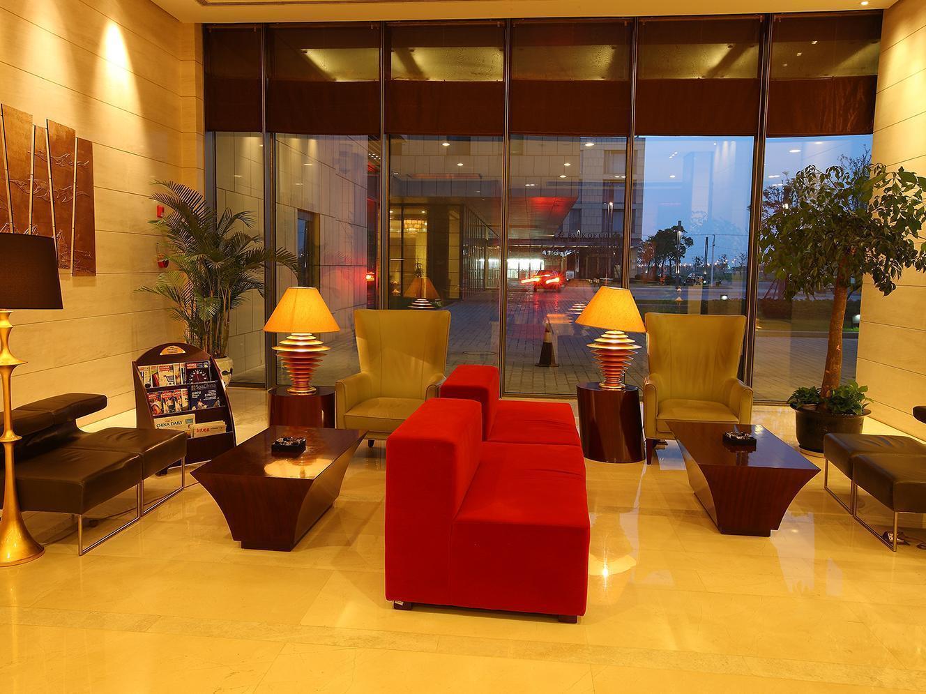 Howard Johnson Plaza Lingang Shanghai Nanhui Exterior photo