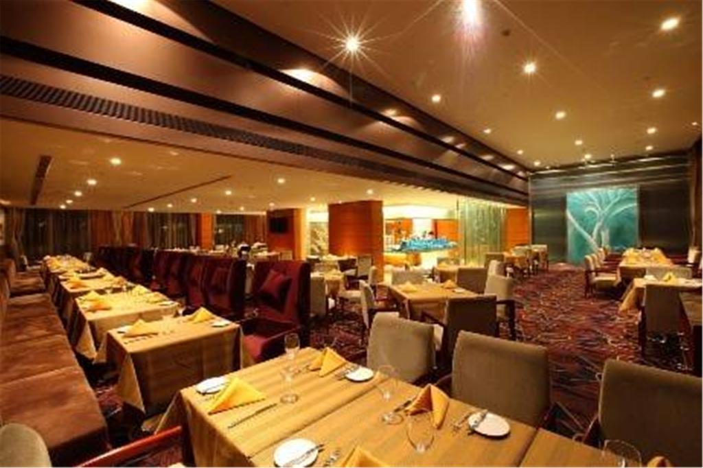 Howard Johnson Plaza Lingang Shanghai Nanhui Exterior photo